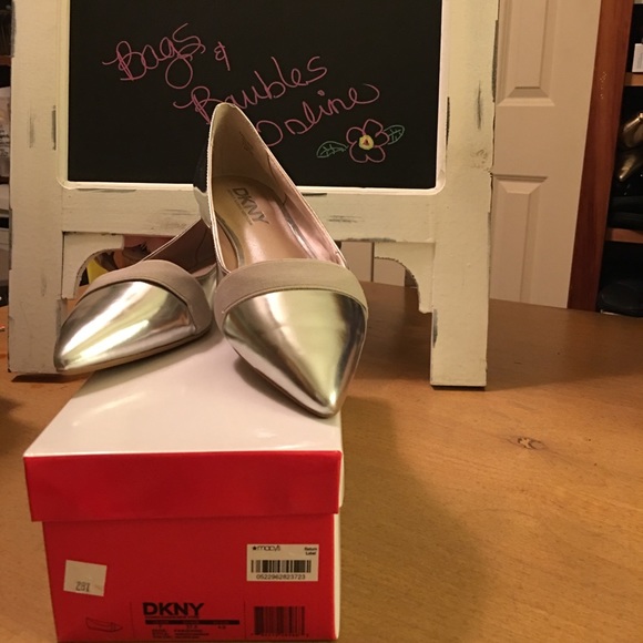 Dkny Shoes - DKNY Fabienne Silver Ballet Flat Shoes 7 new